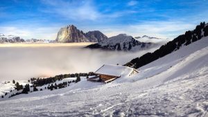 Logement confortable à Gourette, idéalement situé pour un accès facile aux pistes de ski et aux sentiers de randonnée.